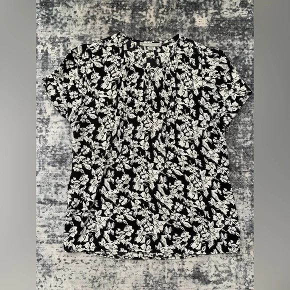 DANIEL RAINN Calisto Pleat Detail Tulip Sleeve Blouse | Medium | Black - Picture 5 of 5